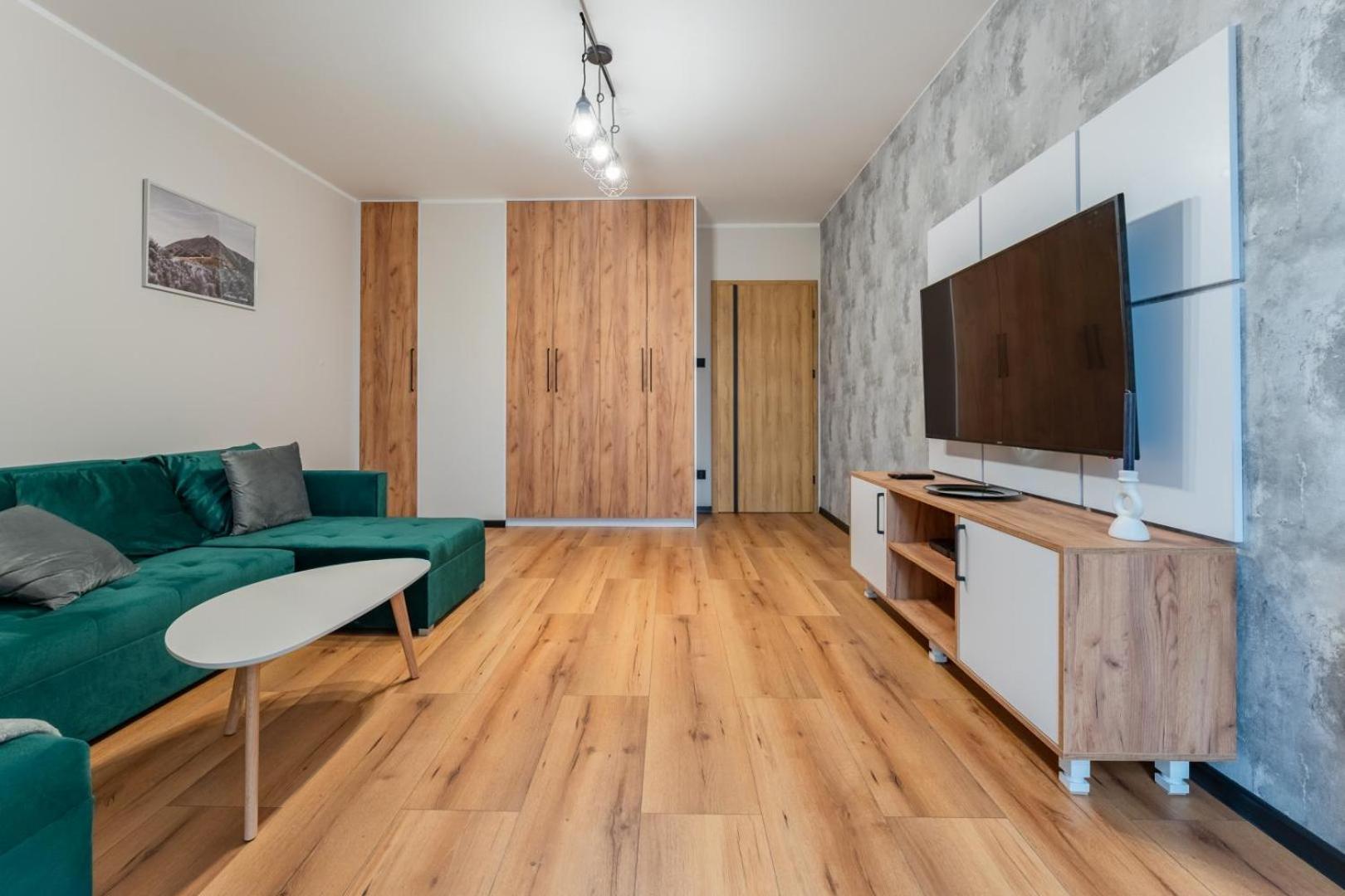 Apartament Przy Baszcie - Z Prywatnym Parkingiem W Centrum - By Spaceapart Jelenia Góra Exteriör bild