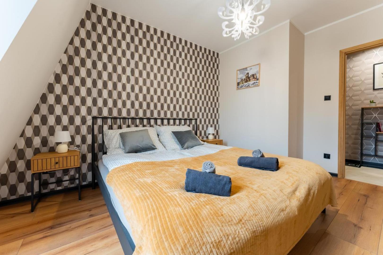 Apartament Przy Baszcie - Z Prywatnym Parkingiem W Centrum - By Spaceapart Jelenia Góra Exteriör bild