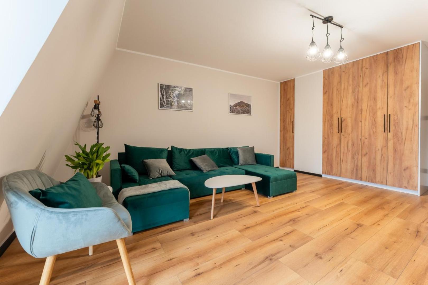 Apartament Przy Baszcie - Z Prywatnym Parkingiem W Centrum - By Spaceapart Jelenia Góra Exteriör bild